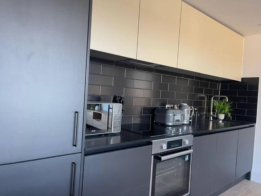 Trendy Apartment In Cardiff Free Parking Exterior photo